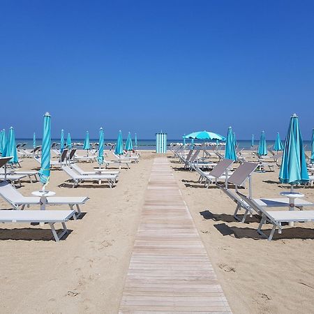 Hotel Betty B&B Rimini Buitenkant foto