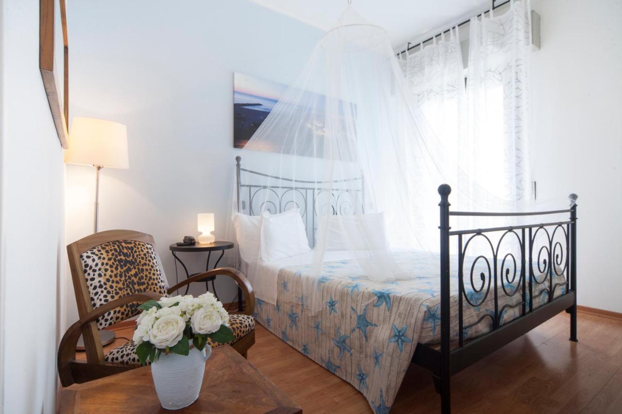 Hotel Betty B&B Rimini Buitenkant foto