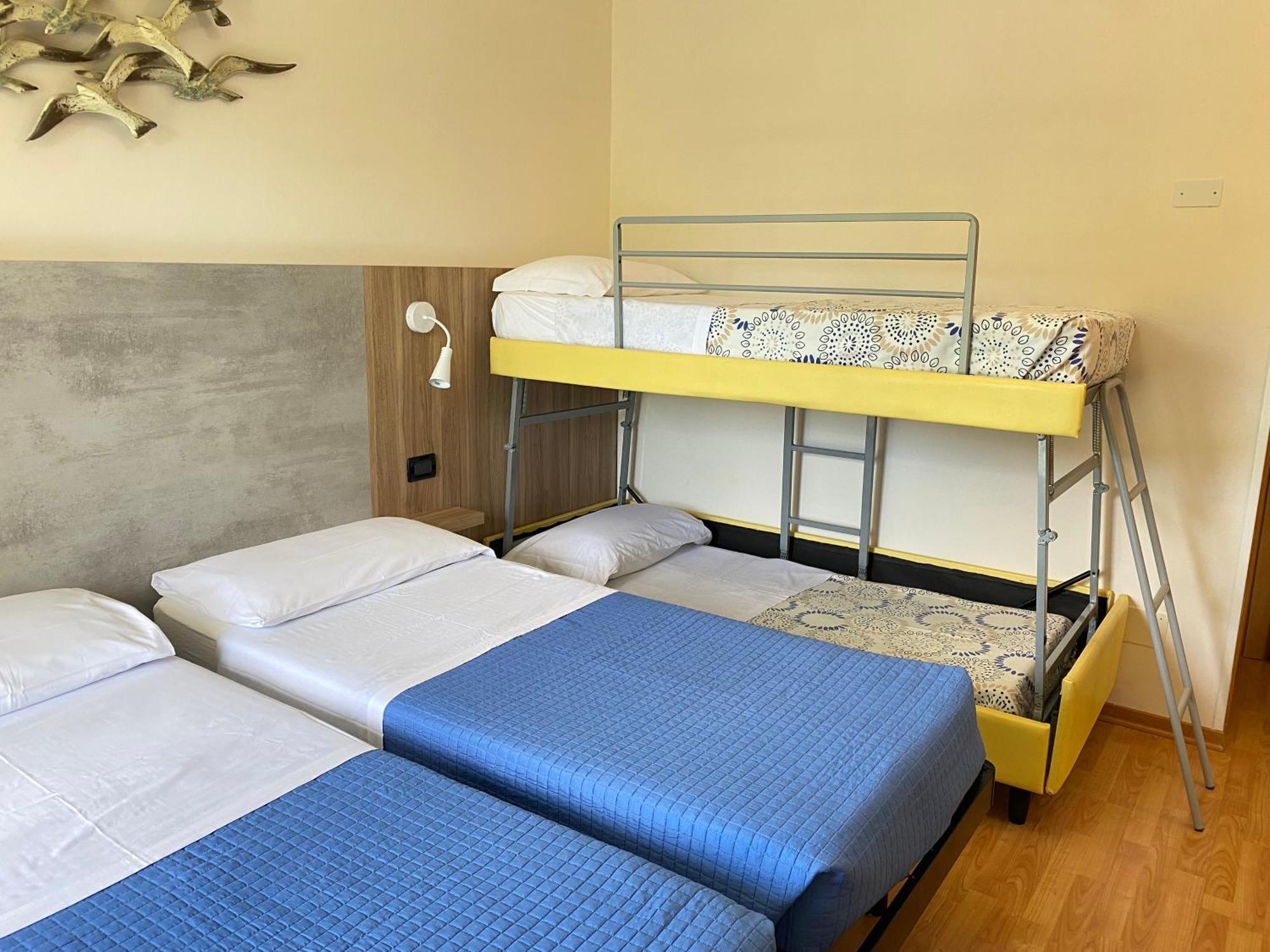 Hotel Betty B&B Rimini Buitenkant foto