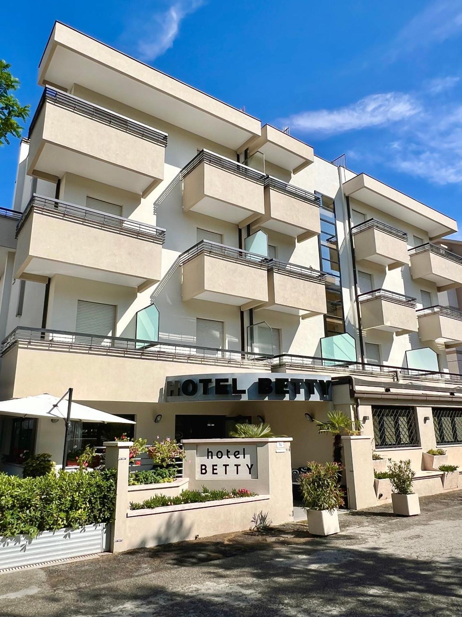 Hotel Betty B&B Rimini Buitenkant foto