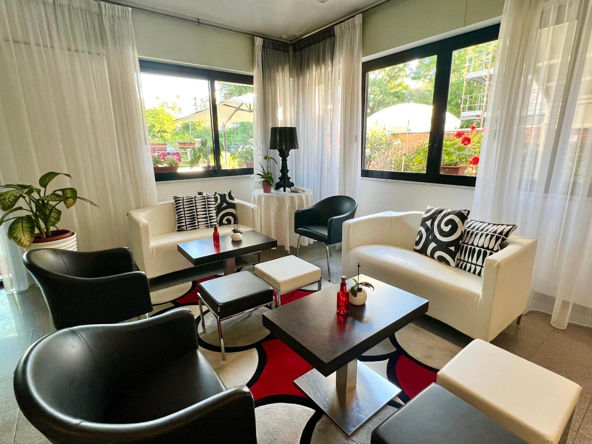 Hotel Betty B&B Rimini Buitenkant foto