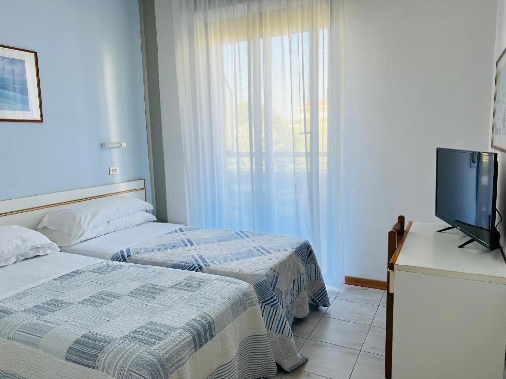 Hotel Betty B&B Rimini Buitenkant foto